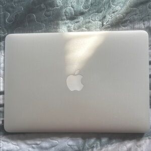 Apple Sleek Silver MacBook